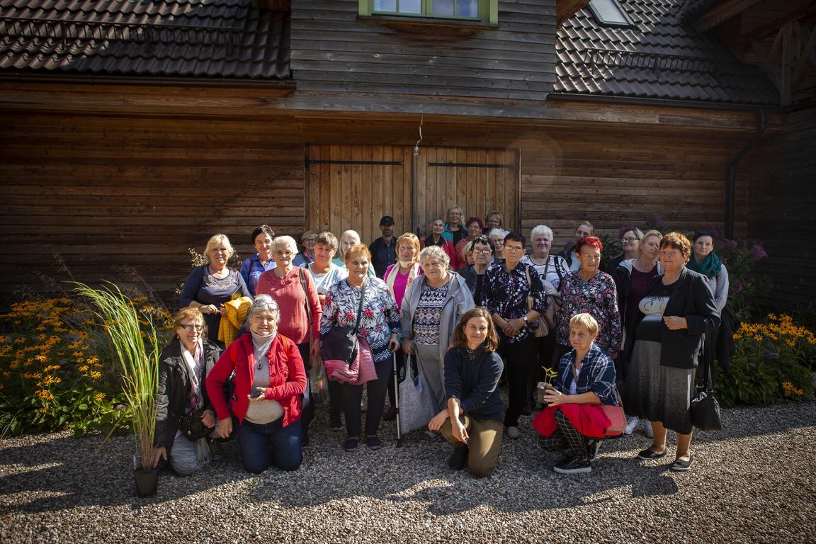 Seniorzy z gminy Chojnice odwiedzili Ogród Bellingham