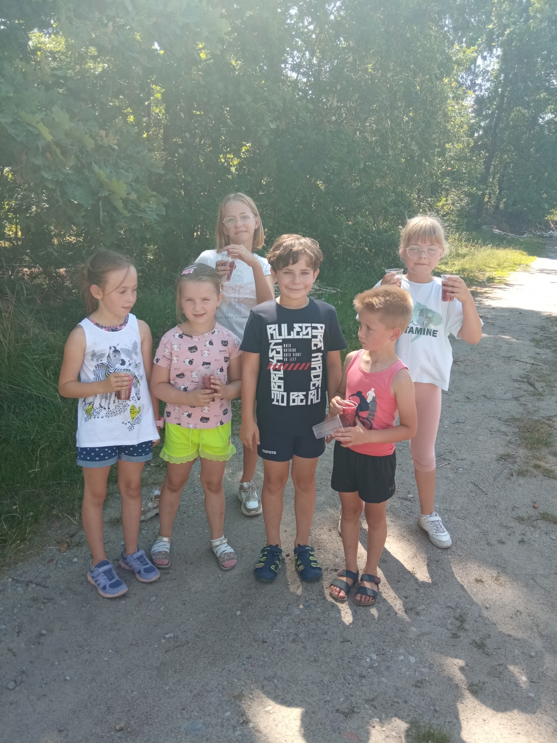 KOLOROWE KANAPKI Z MALINAMI