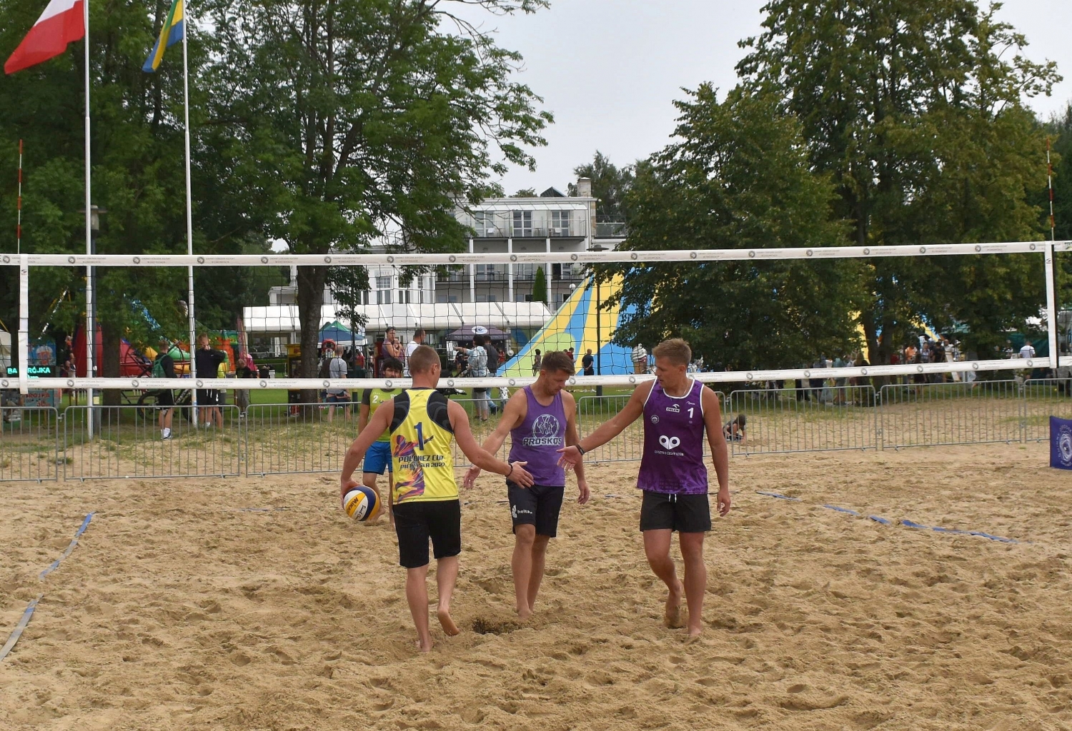 Zawody siatkówki plażowej przeniesione