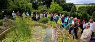 Seniorzy z gminy Chojnice odwiedzili Ogród Botaniczny w Gołubiu